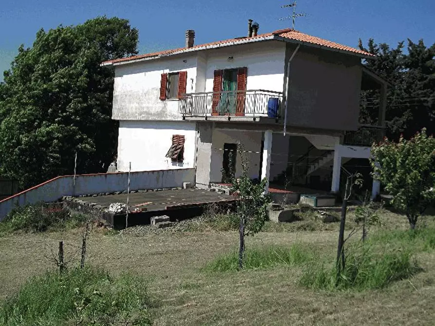 Immagine 4 di Villa in vendita  a Pomarance