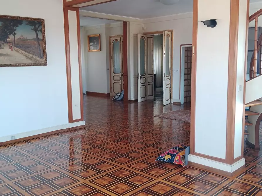 Immagine 13 di Appartamento in vendita  a Livorno