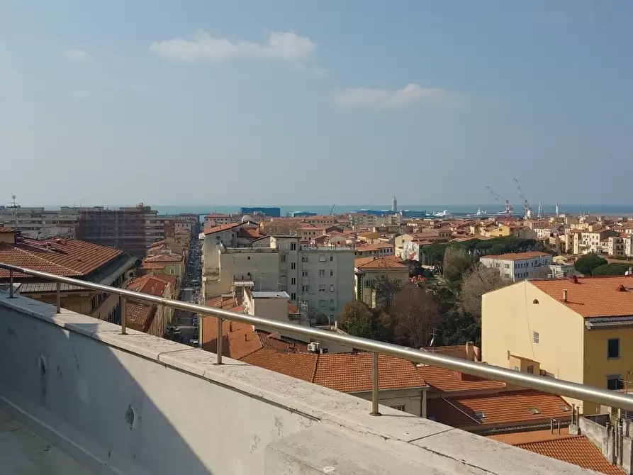 Immagine 10 di Appartamento in vendita  a Livorno