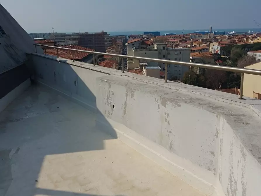 Immagine 9 di Appartamento in vendita  a Livorno