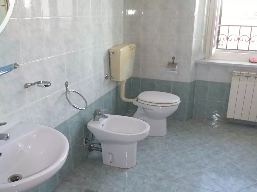 Immagine 2 di Appartamento in vendita  a Livorno