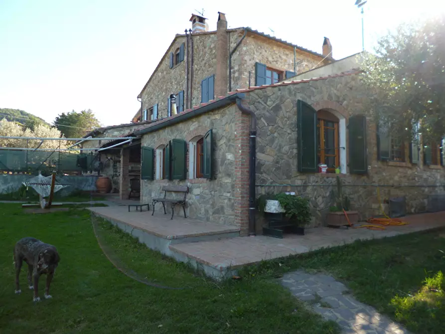 Immagine 23 di Casa indipendente in vendita  a Livorno