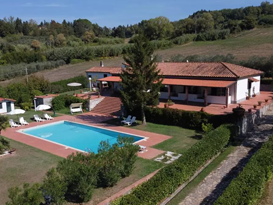 Immagine 10 di Villa in vendita  a Crespina Lorenzana