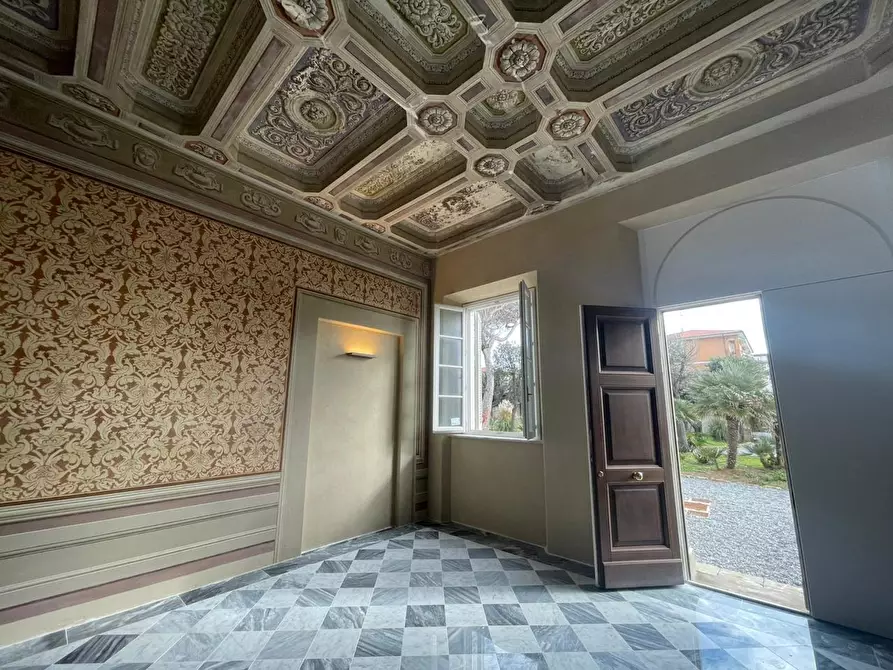 Immagine 10 di Appartamento in vendita  a Livorno