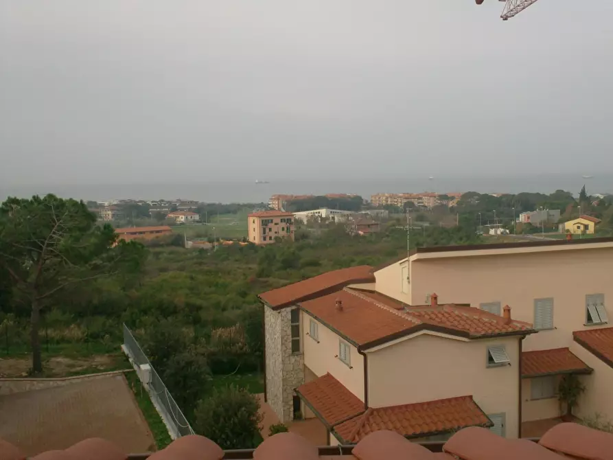 Immagine 14 di Villa in vendita  a Livorno