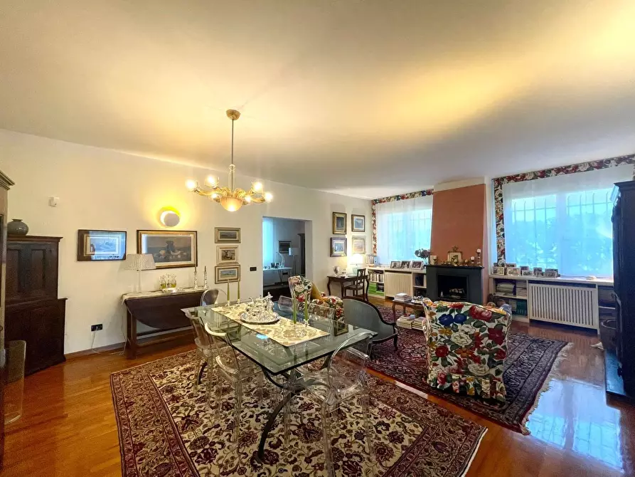 Immagine 52 di Villa in vendita  a Livorno