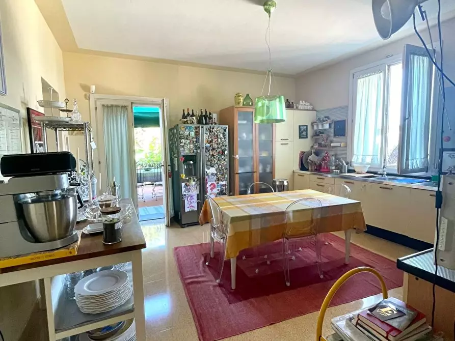 Immagine 44 di Villa in vendita  a Livorno