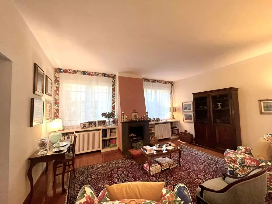Immagine 54 di Villa in vendita  a Livorno