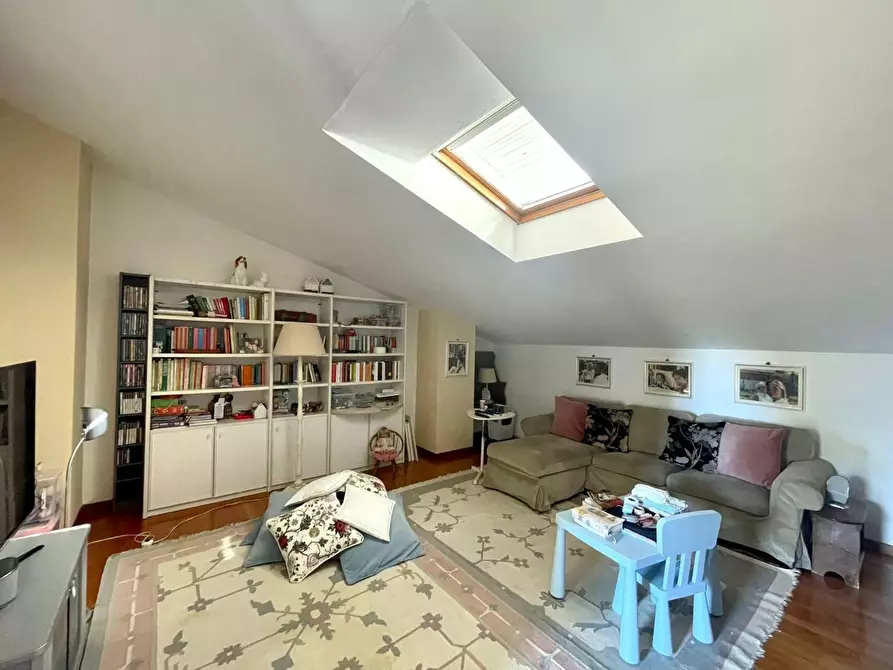 Immagine 33 di Villa in vendita  a Livorno