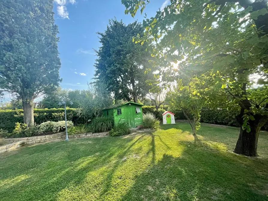 Immagine 10 di Villa in vendita  a Livorno