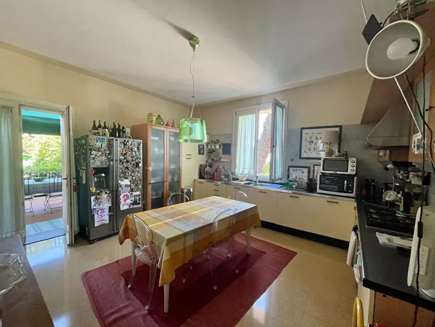 Immagine 42 di Villa in vendita  a Livorno