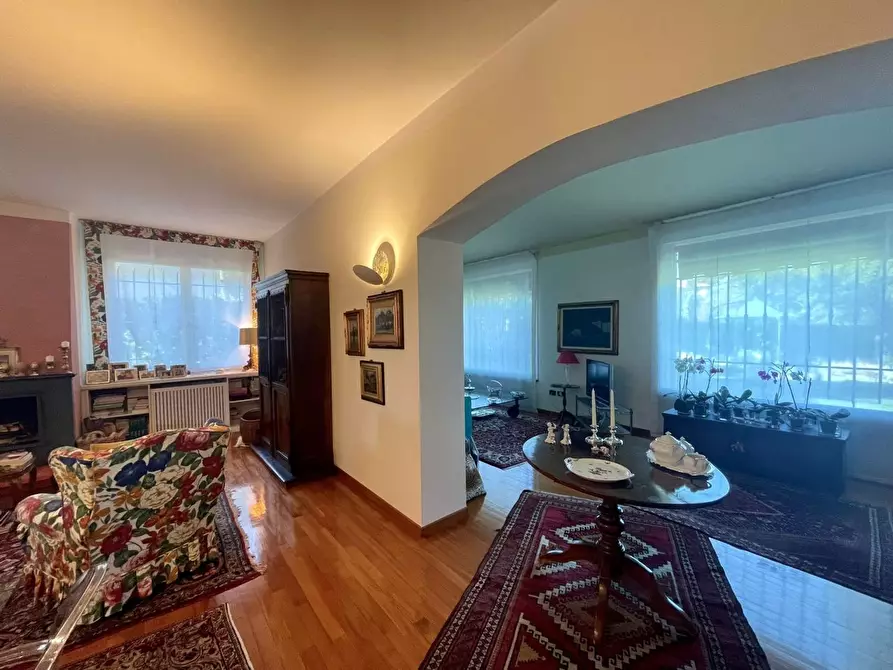 Immagine 53 di Villa in vendita  a Livorno