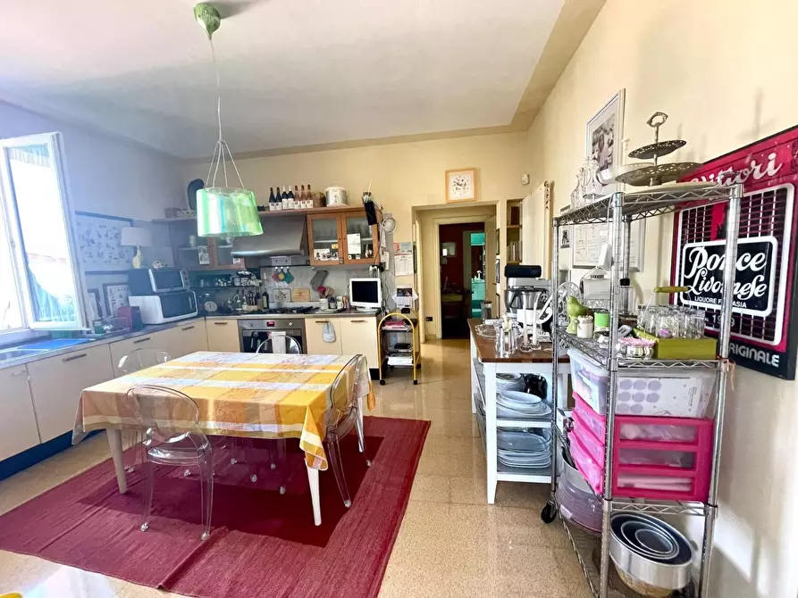 Immagine 40 di Villa in vendita  a Livorno