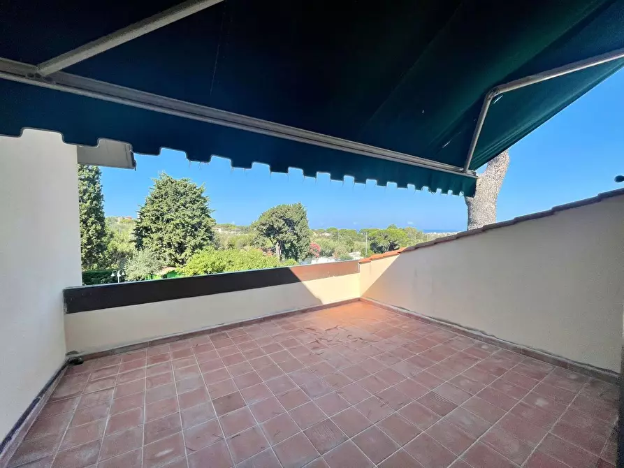 Immagine 31 di Villa in vendita  a Livorno