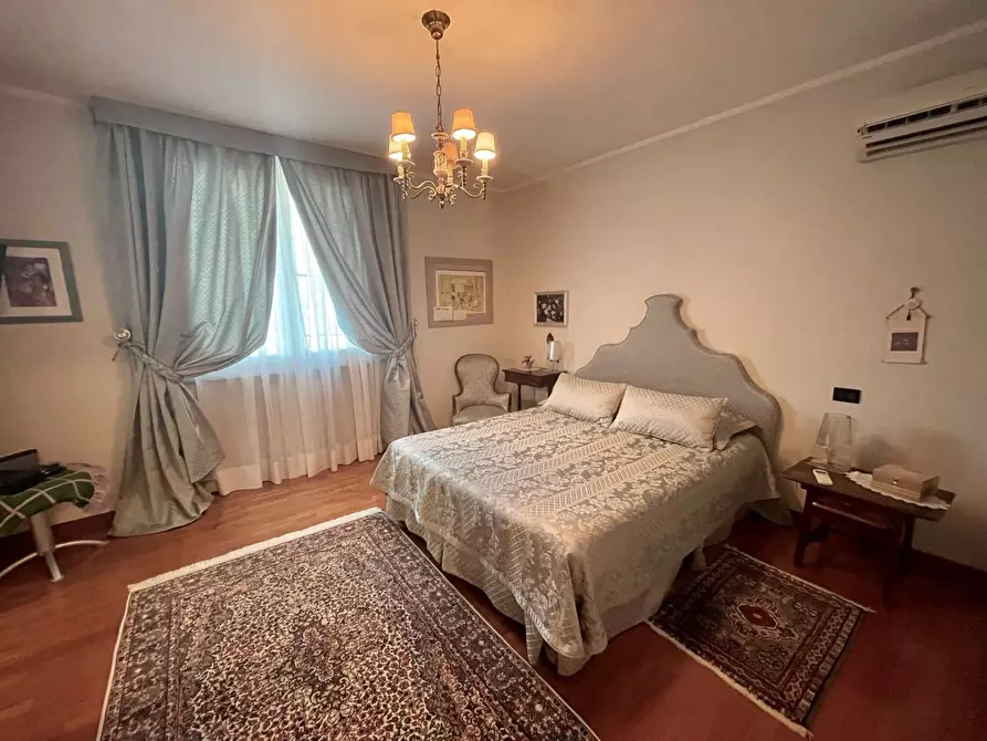 Immagine 29 di Villa in vendita  a Livorno