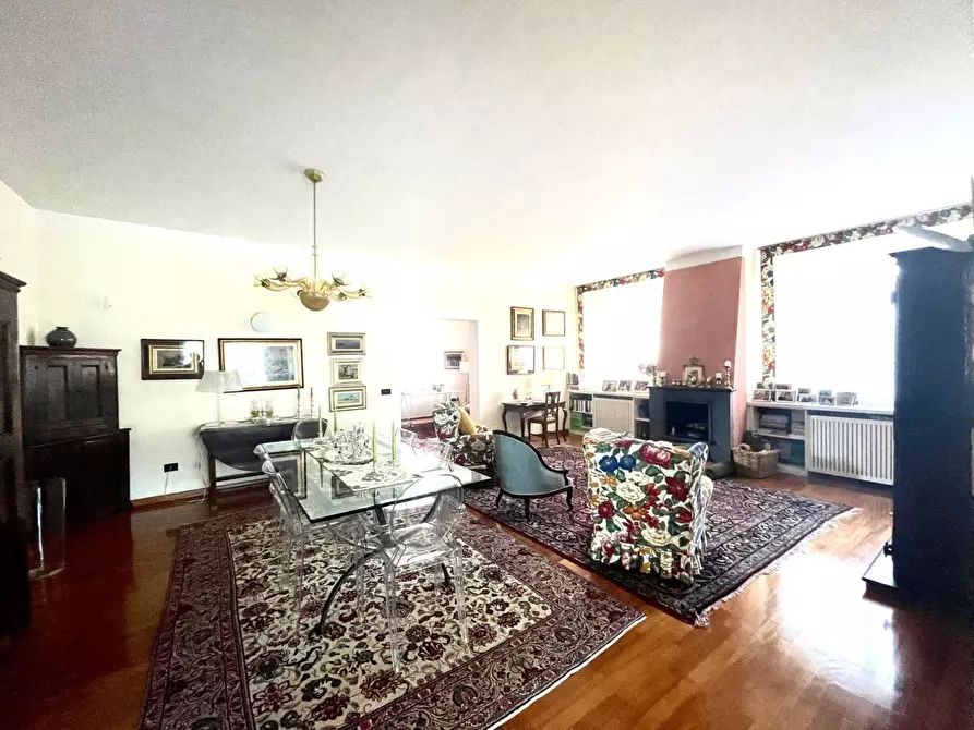 Immagine 48 di Villa in vendita  a Livorno