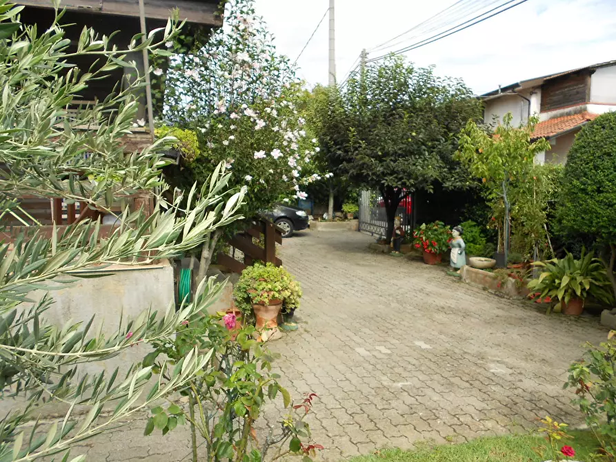 Immagine 55 di Casa indipendente in vendita  a Massa