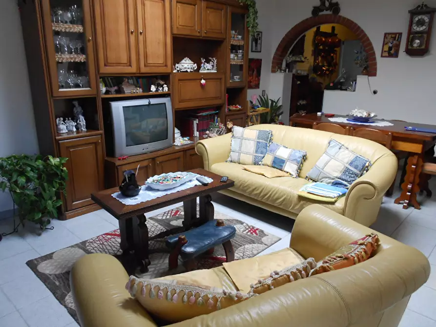 Immagine 13 di Casa indipendente in vendita  a Massa