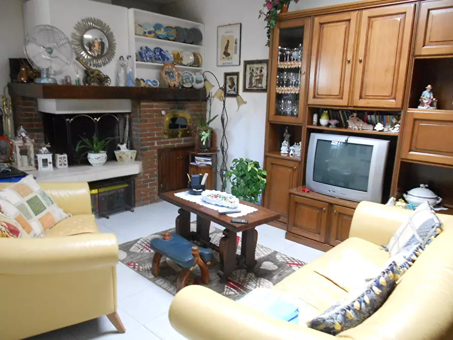 Immagine 11 di Casa indipendente in vendita  a Massa