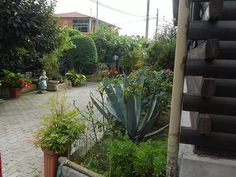 Immagine 51 di Casa indipendente in vendita  a Massa