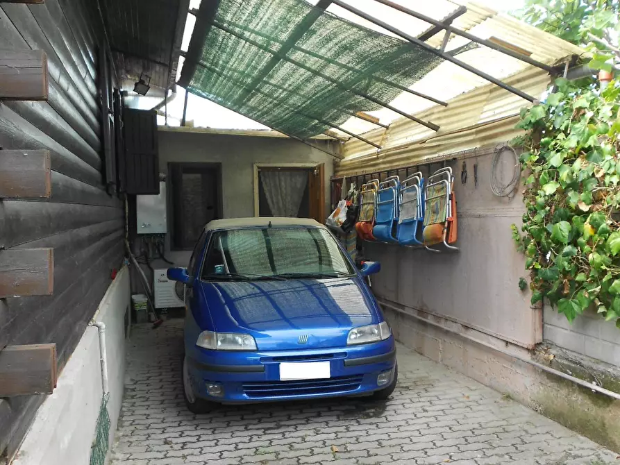 Immagine 49 di Casa indipendente in vendita  a Massa