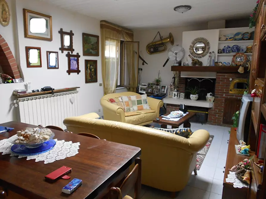 Immagine 17 di Casa indipendente in vendita  a Massa