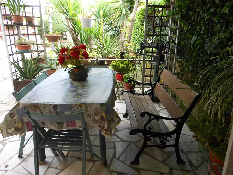 Immagine 7 di Casa indipendente in vendita  a Massa