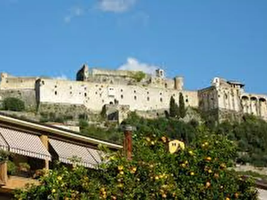 Immagine 27 di Casa indipendente in vendita  a Massa