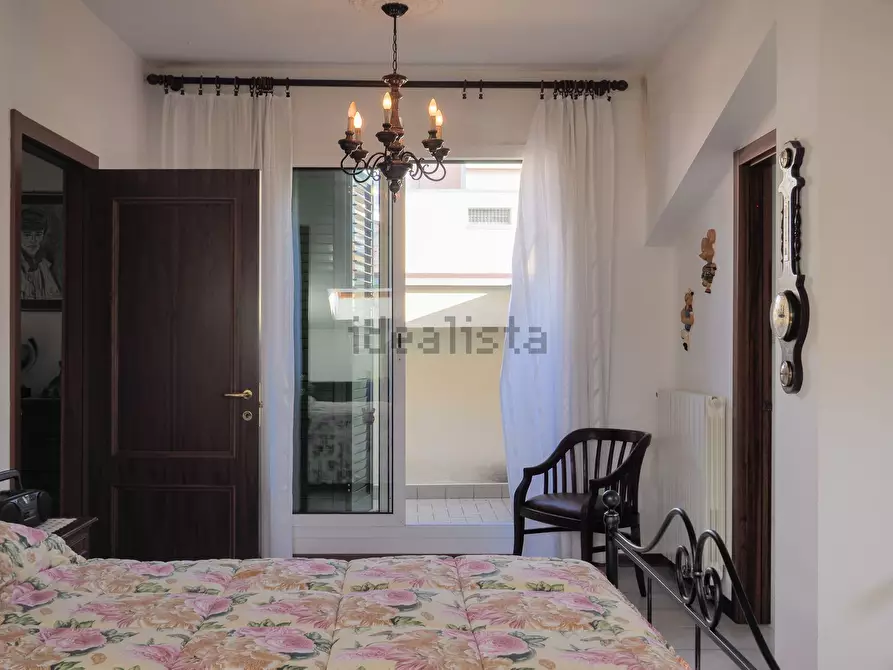 Immagine 19 di Casa indipendente in vendita  a Massa