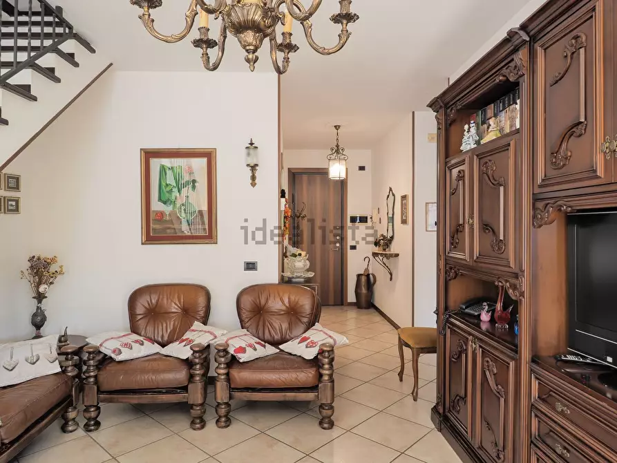 Immagine 5 di Casa indipendente in vendita  a Massa