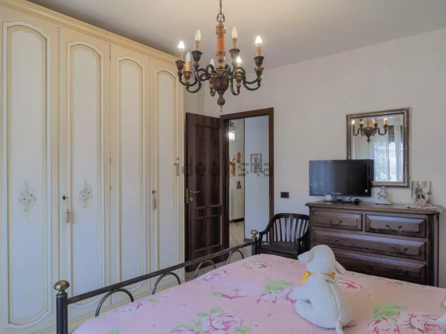 Immagine 13 di Casa indipendente in vendita  a Massa