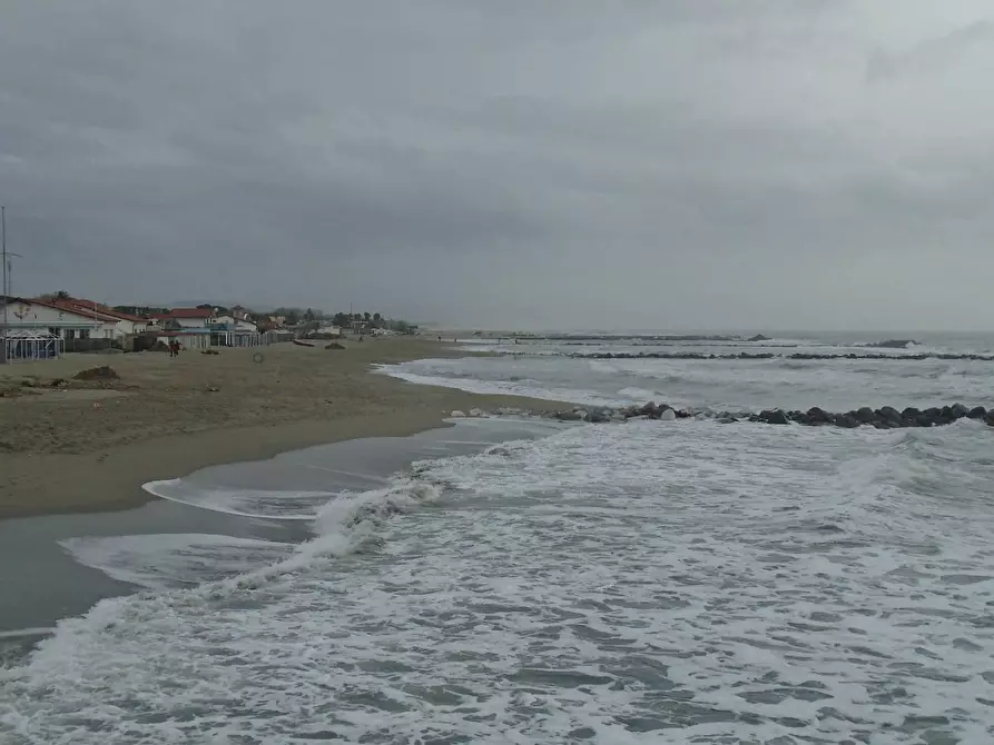 Immagine 31 di Villa in vendita  a Massa