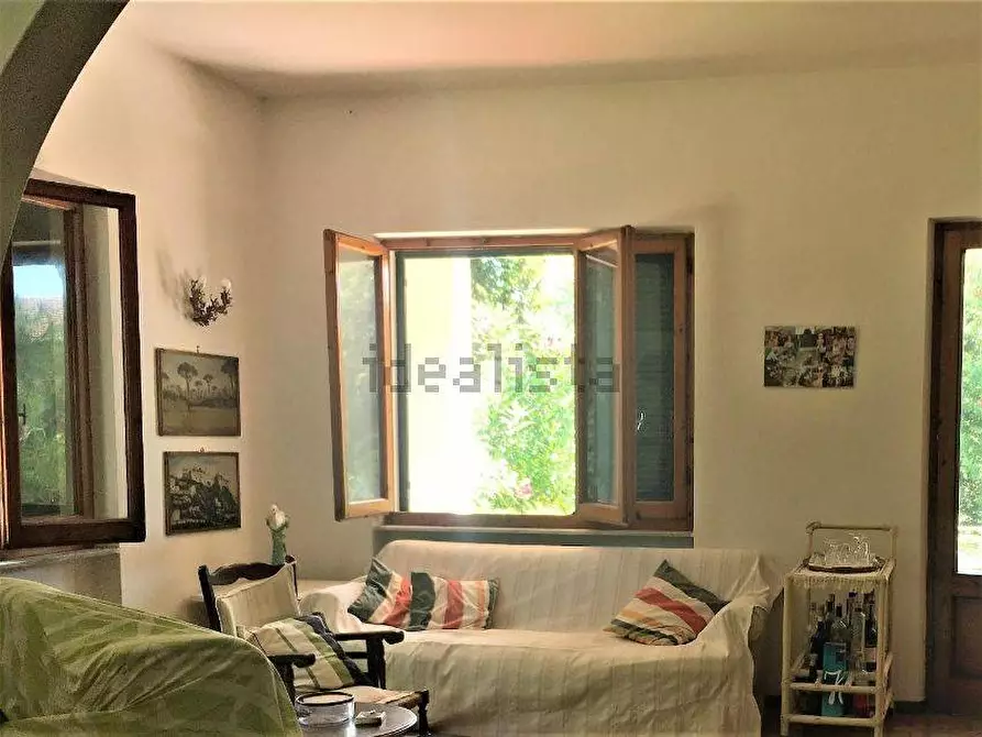 Immagine 7 di Villa in vendita  a Massa