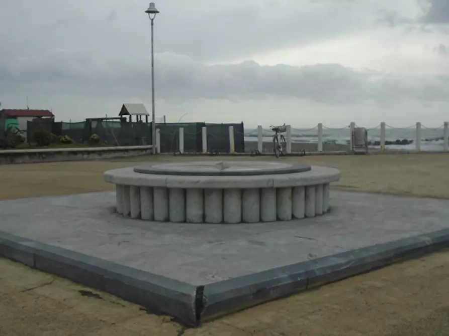 Immagine 27 di Villa in vendita  a Massa