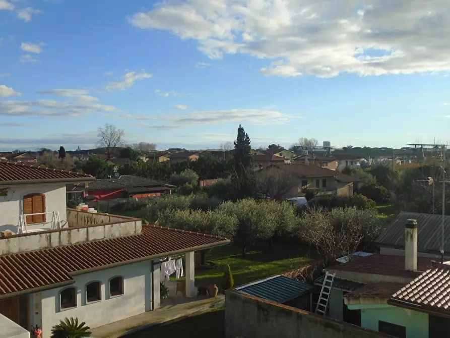 Immagine 44 di Villa in vendita  a Massa