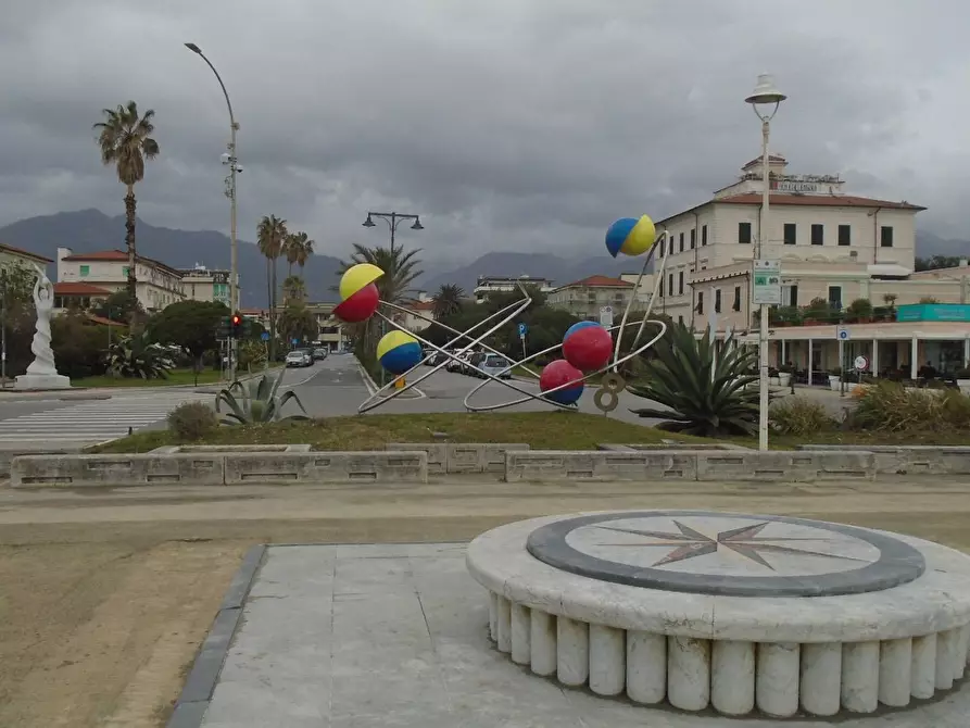 Immagine 29 di Porzione di casa in vendita  a Massa