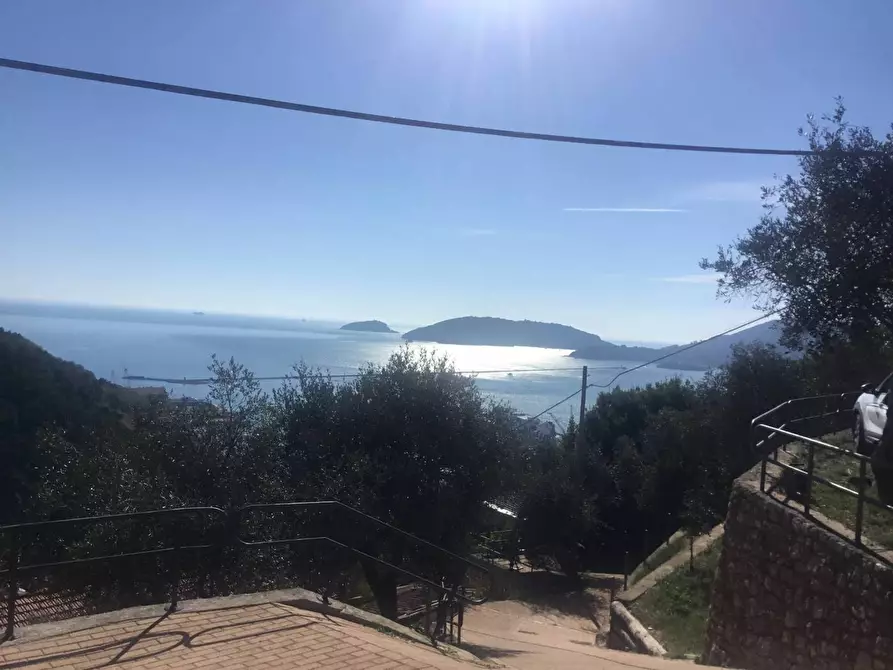 Immagine 1 di Casa bifamiliare in vendita  a Lerici