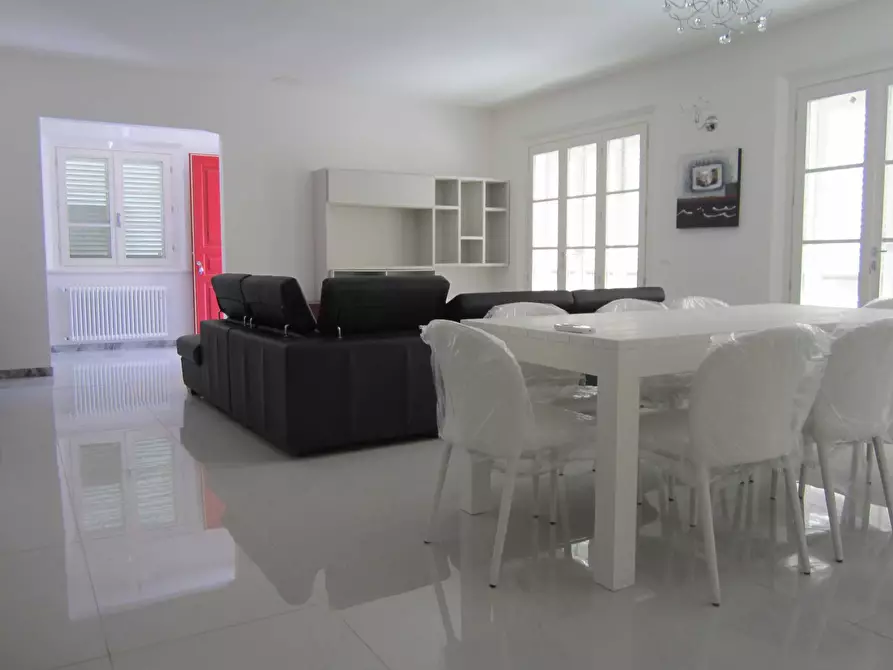 Immagine 12 di Villa in vendita  a Pietrasanta