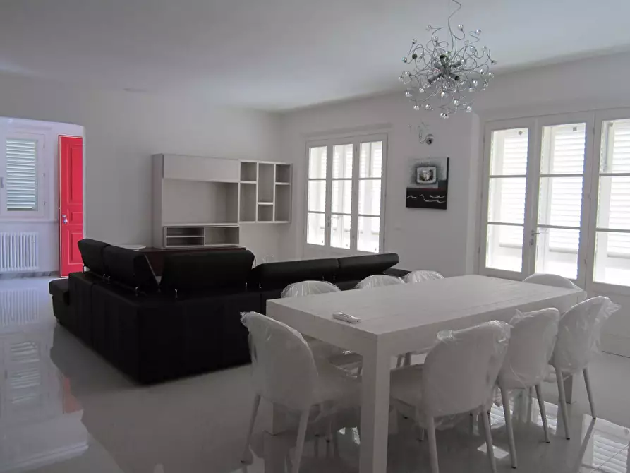 Immagine 7 di Villa in vendita  a Pietrasanta