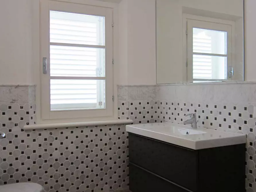 Immagine 18 di Villa in vendita  a Pietrasanta