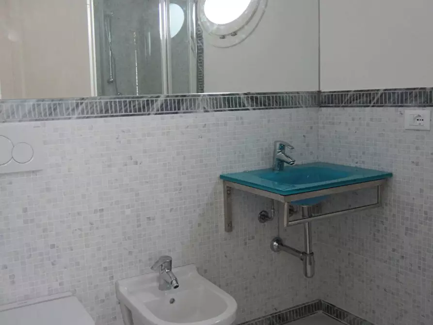 Immagine 11 di Villa in vendita  a Pietrasanta