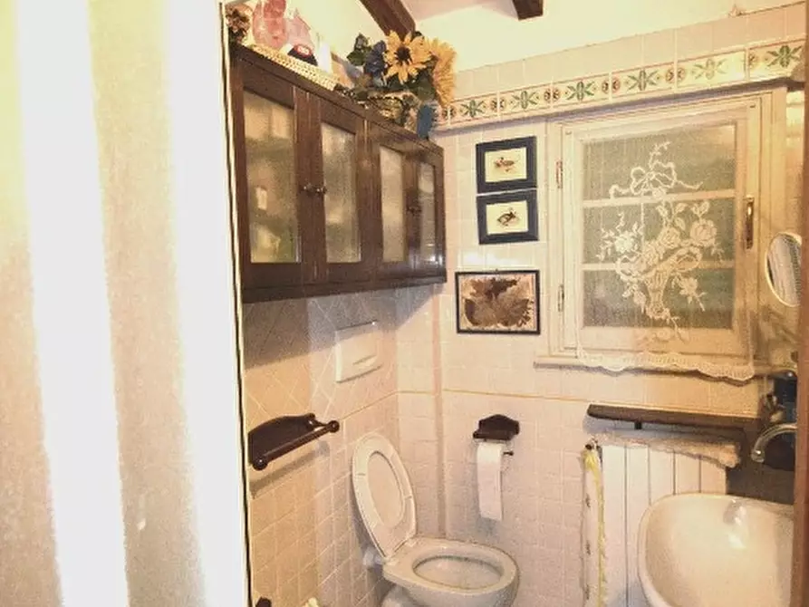 Immagine 6 di Casa indipendente in vendita  a Pietrasanta