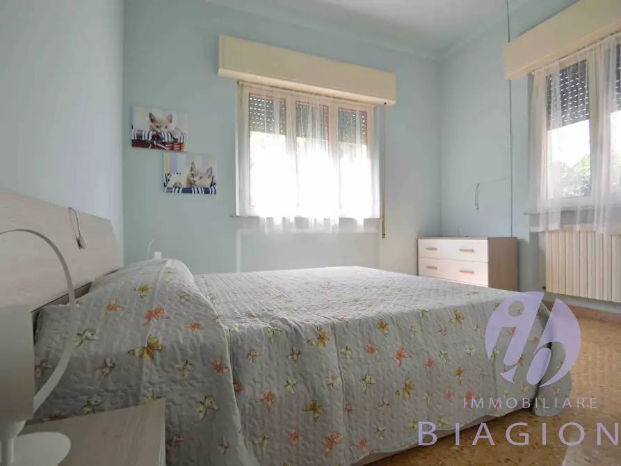 Immagine 21 di Villa in vendita  a Pietrasanta