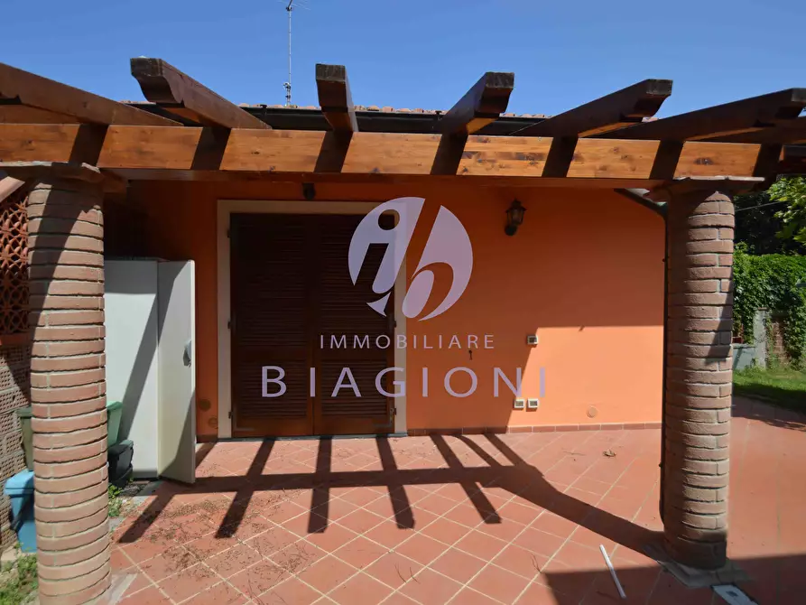 Immagine 10 di Villa in vendita  a Pietrasanta