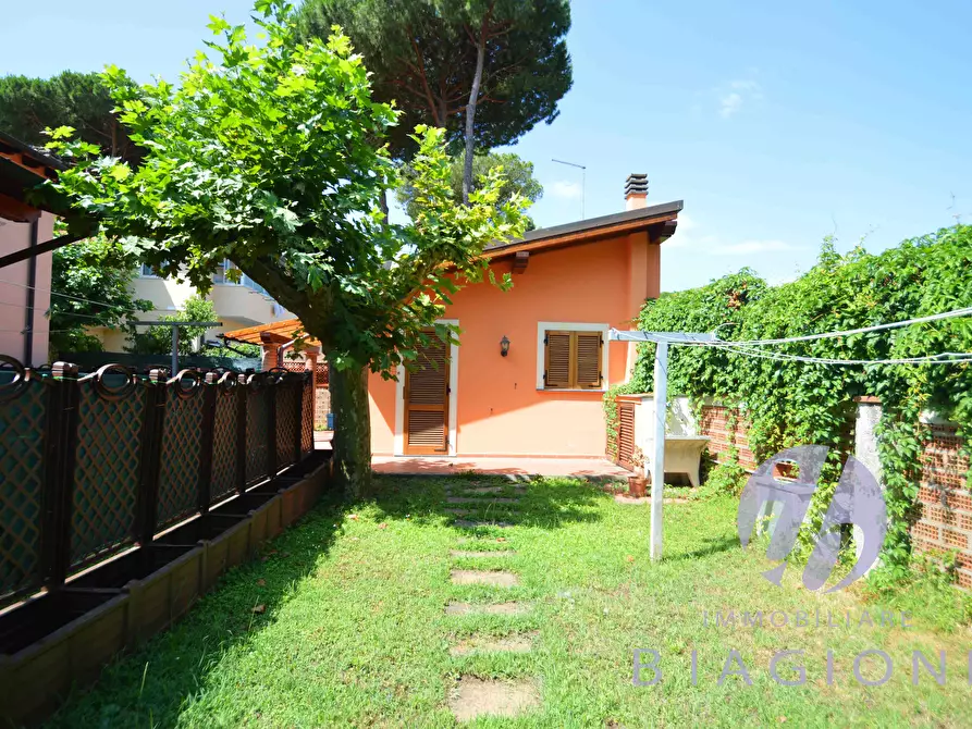 Immagine 7 di Casa indipendente in affitto  a Pietrasanta