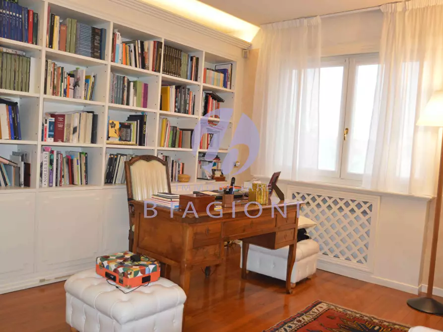 Immagine 32 di Villa in vendita  a Camaiore