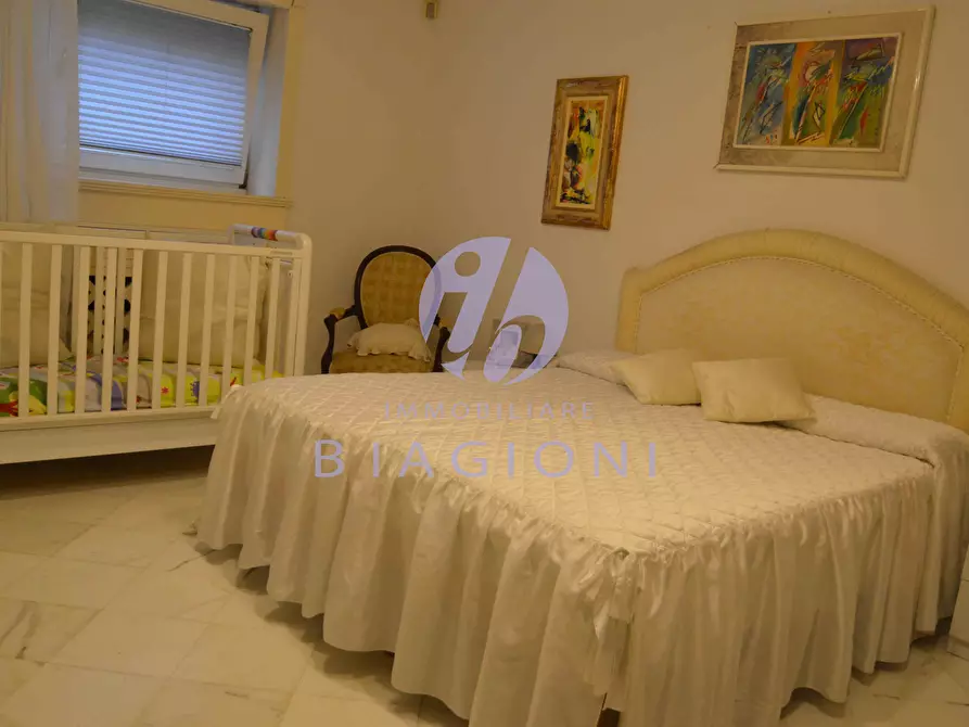 Immagine 28 di Villa in vendita  a Camaiore