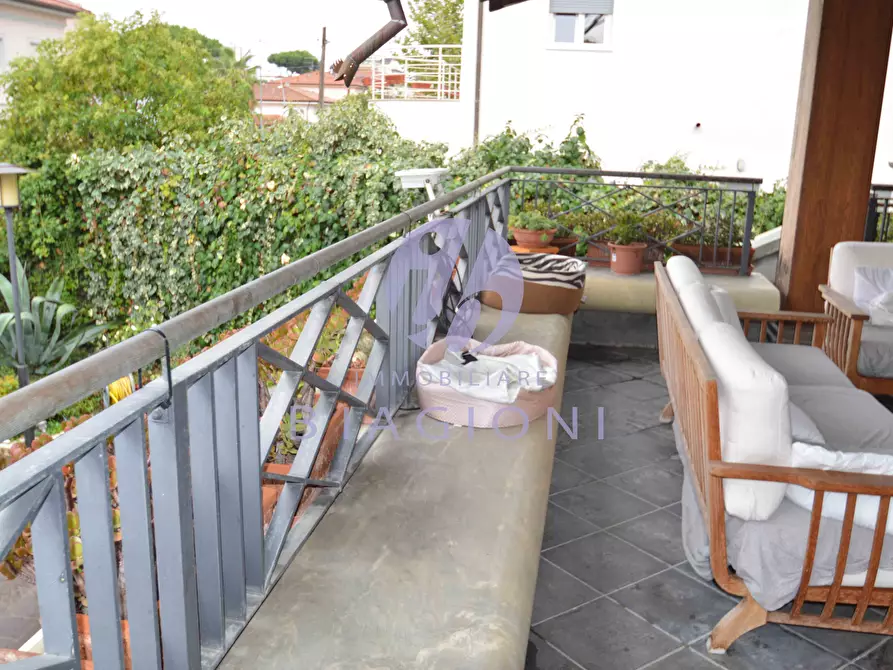 Immagine 25 di Villa in vendita  a Camaiore
