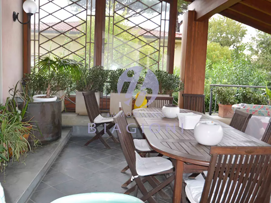 Immagine 24 di Villa in vendita  a Camaiore