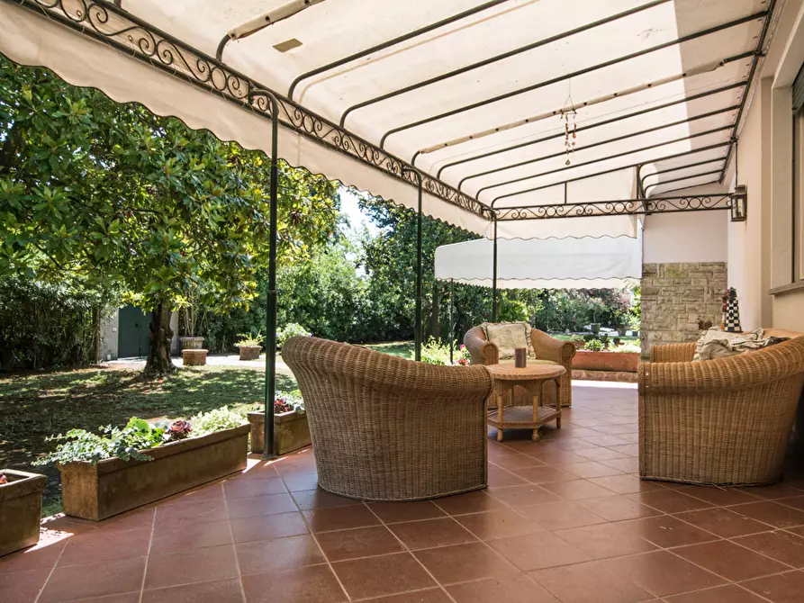 Immagine 3 di Villa in vendita  a Pietrasanta